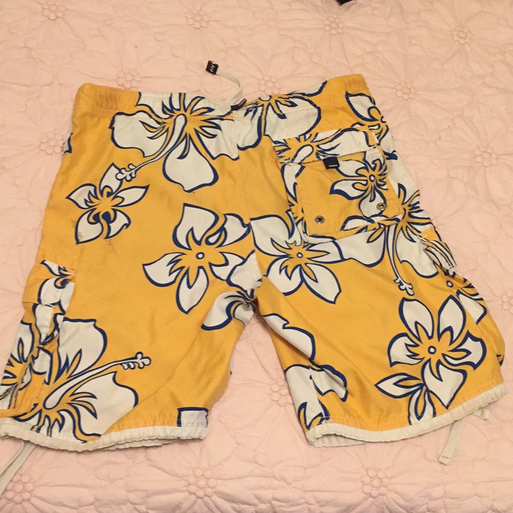 Abercrombie and Fitch Hawaiian board shorts - Picture 2 of 6